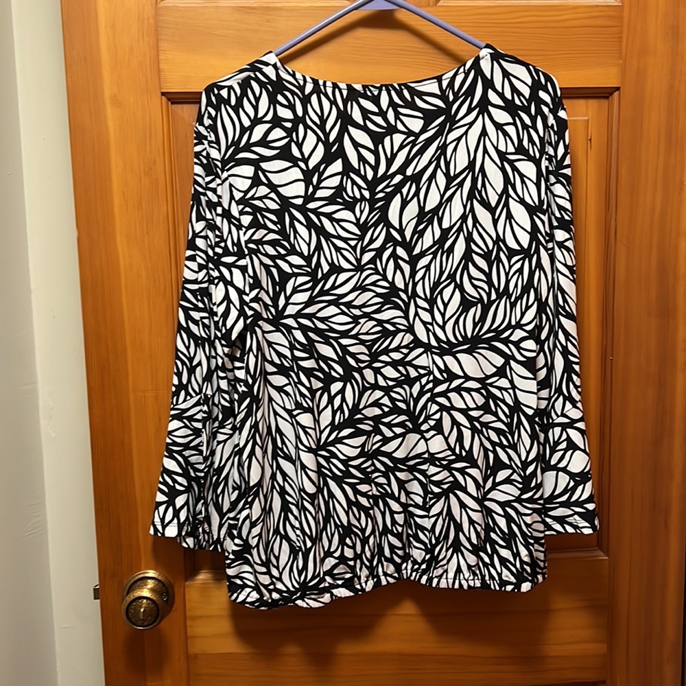 Woman's Rafaella Blouse - Picture 4 of 5